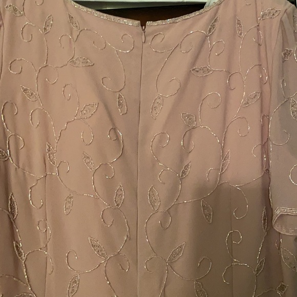 Evening Gown - Picture 6 of 7